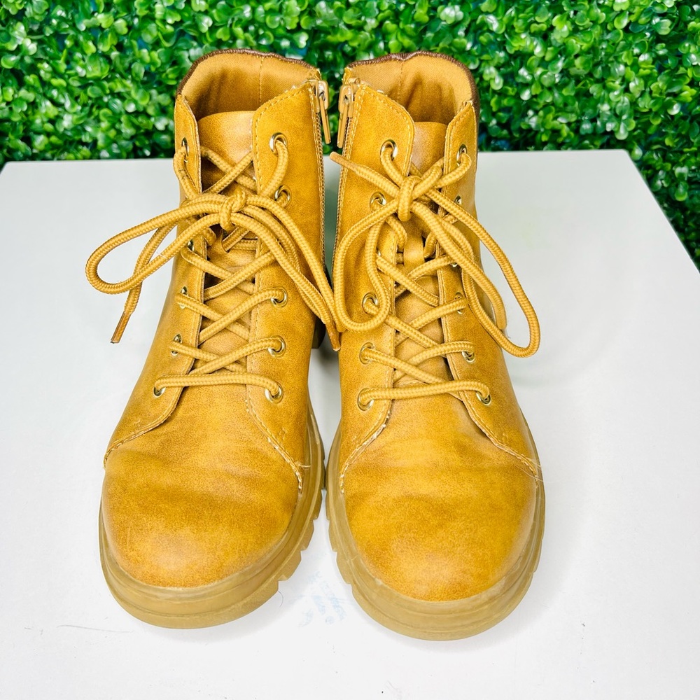 Me Too “Simon” Construction Boots for Kids Size 5 1/2 Width M